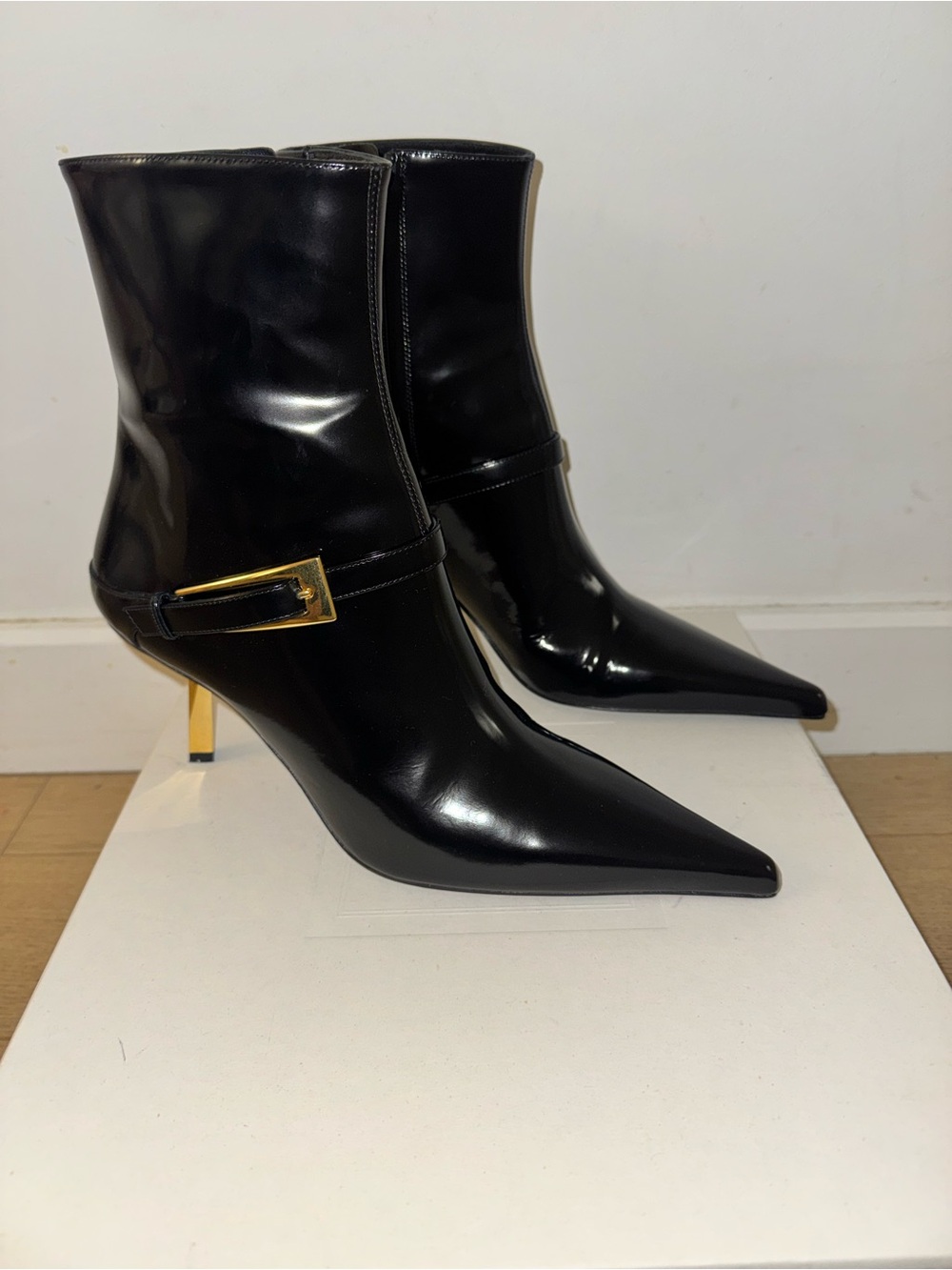 Saint Laurent Lee Pointed Toe Ankle Boots 40.5
